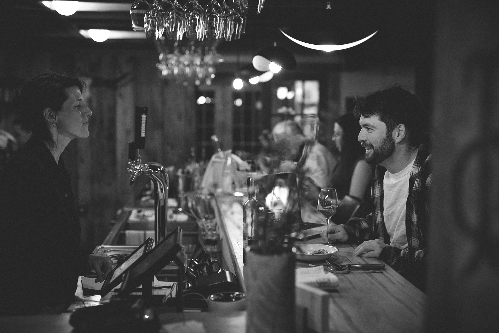 Ambiance chaleureuse au bar de l'Espace Old Mill